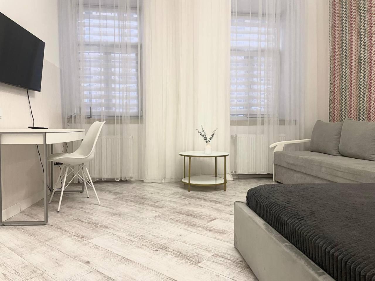 Куліша 15, Апартаменти В Центрі,Тц Форум,Оперний Lviv Ngoại thất bức ảnh