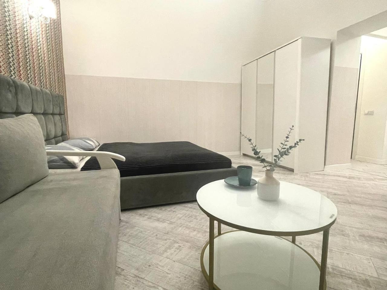Куліша 15, Апартаменти В Центрі,Тц Форум,Оперний Lviv Ngoại thất bức ảnh